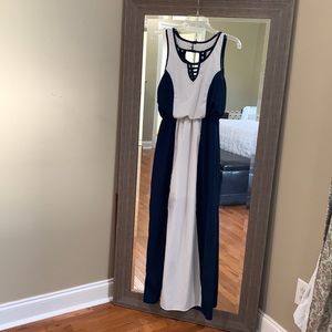 Off white and Blue maxi dress. Size M. Brand Zunie